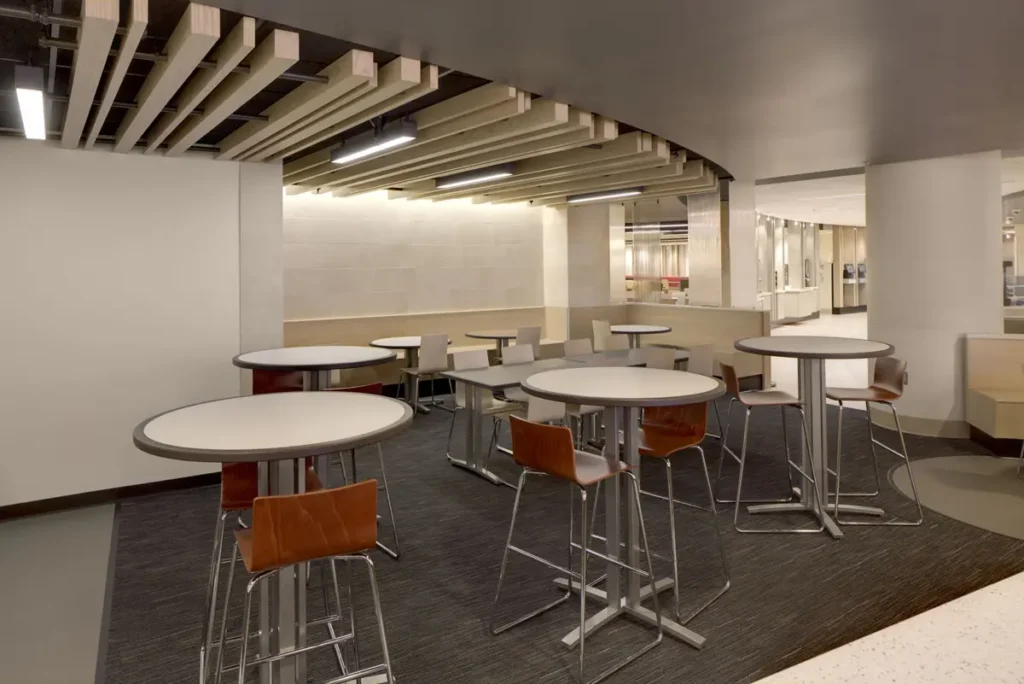 Healthcare table and chairs